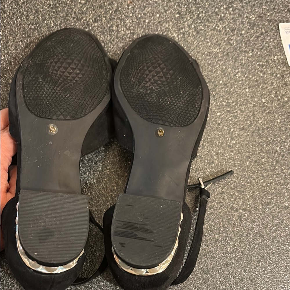 Chic Black Open-Toe Sandals - Picture 9 of 12